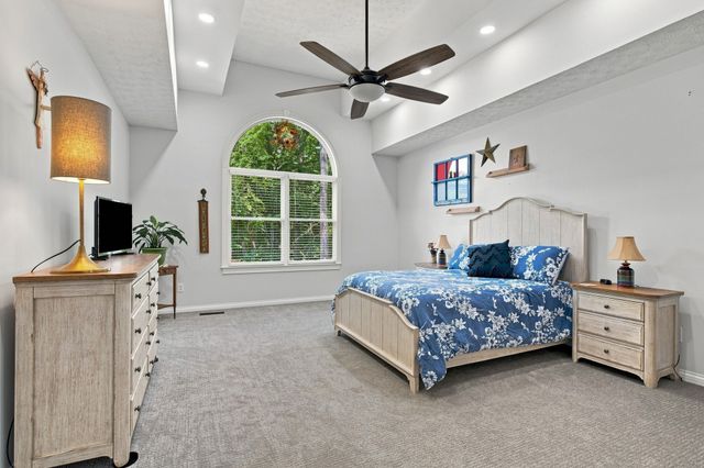 1004 Cross Creek Ct, Hendersonville, TN 37075