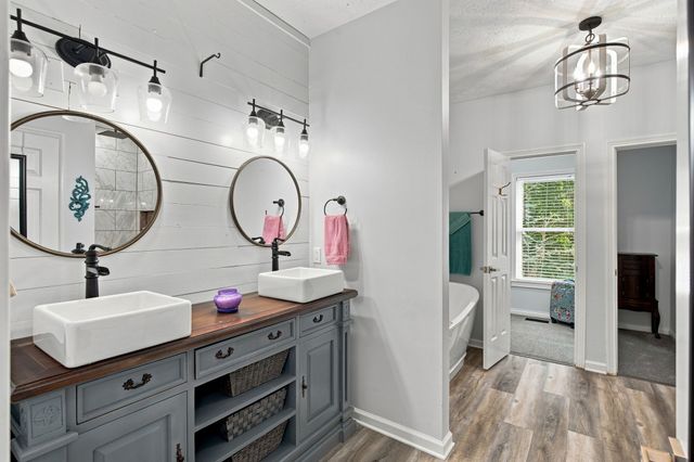 1004 Cross Creek Ct, Hendersonville, TN 37075