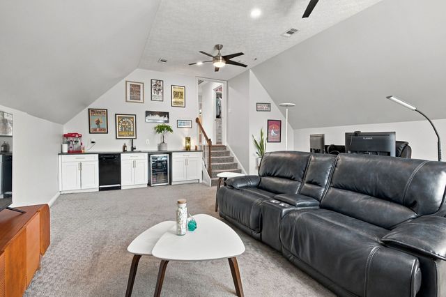 1004 Cross Creek Ct, Hendersonville, TN 37075