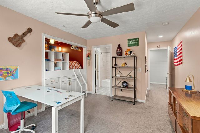 1004 Cross Creek Ct, Hendersonville, TN 37075