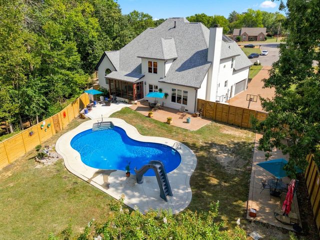 1004 Cross Creek Ct, Hendersonville, TN 37075
