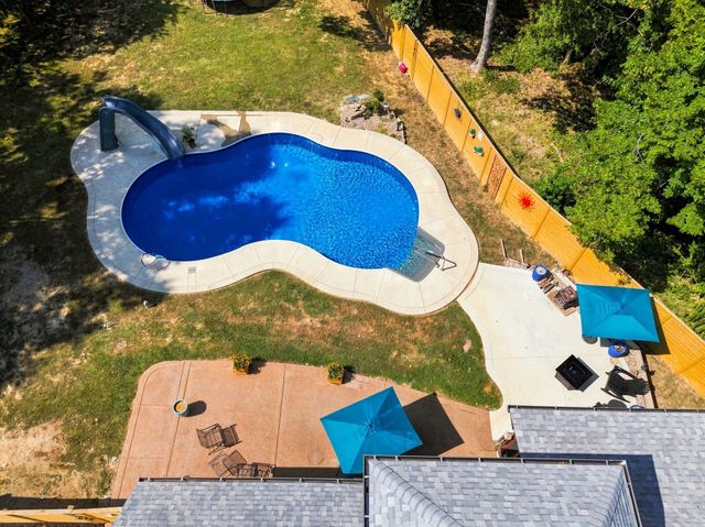 1004 Cross Creek Ct, Hendersonville, TN 37075