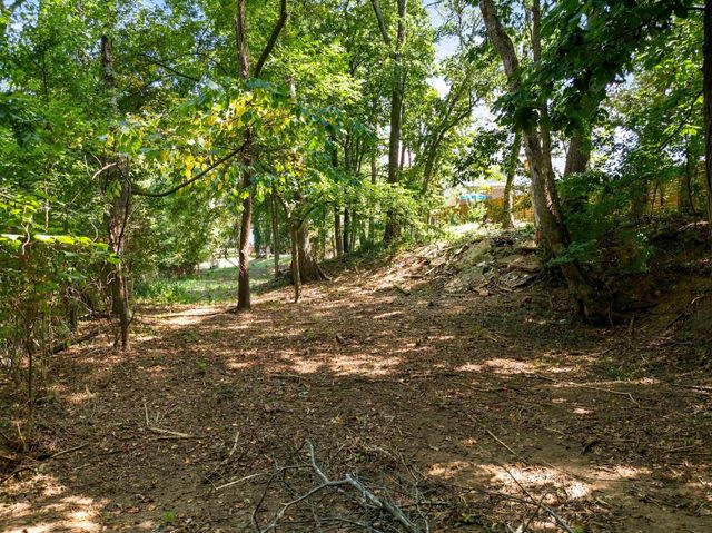 1004 Cross Creek Ct, Hendersonville, TN 37075
