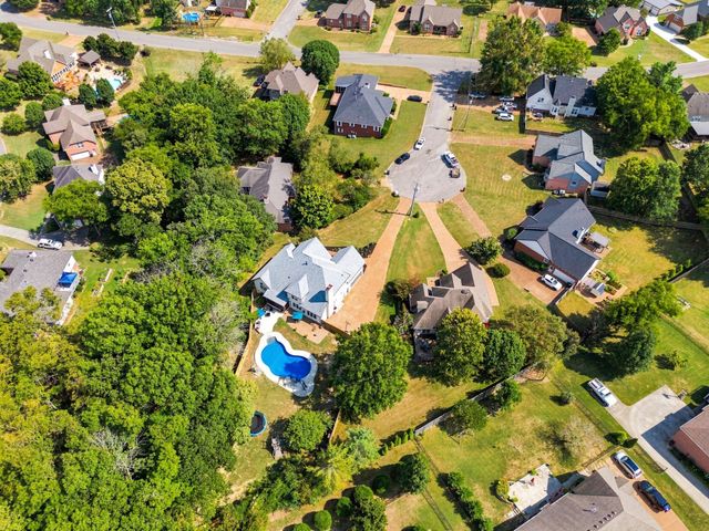1004 Cross Creek Ct, Hendersonville, TN 37075