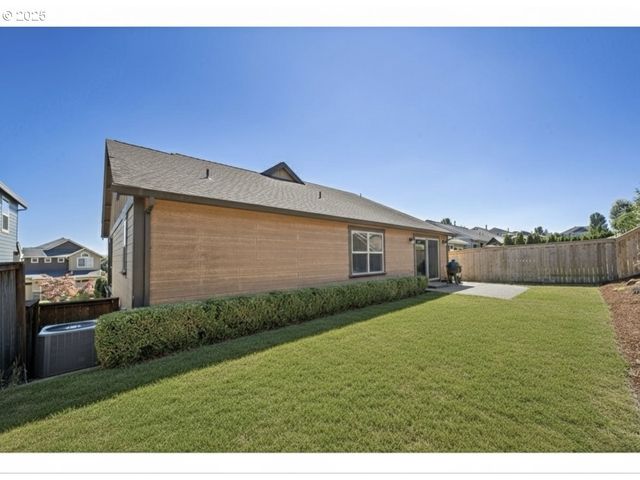 683 N V St, Washougal, WA 98671