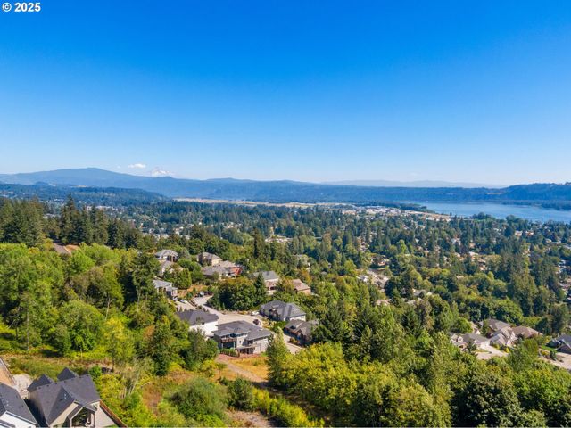 683 N V St, Washougal, WA 98671