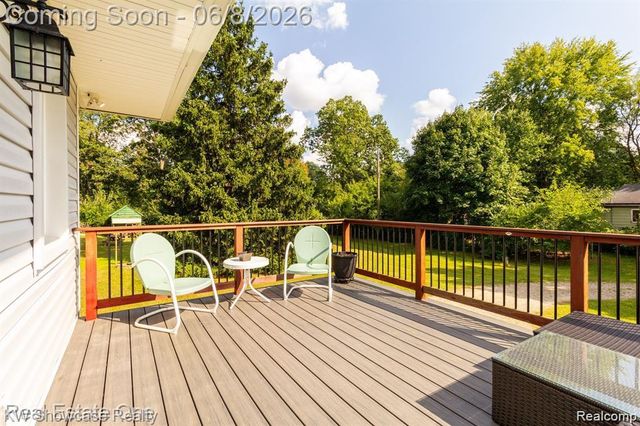 331 Lochaven Road, Waterford Charter Township, MI 48327