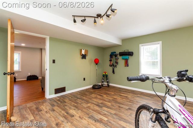 331 Lochaven Road, Waterford Charter Township, MI 48327
