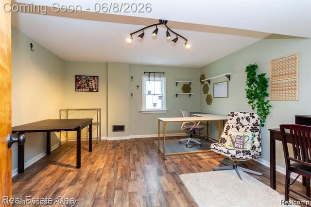 331 Lochaven Road, Waterford Charter Township, MI 48327
