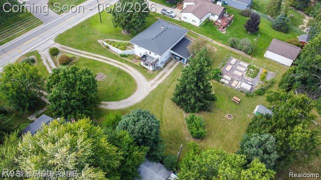331 Lochaven Road, Waterford Charter Township, MI 48327