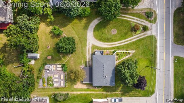 331 Lochaven Road, Waterford Charter Township, MI 48327