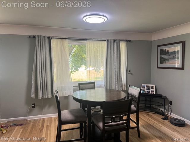 331 Lochaven Road, Waterford Charter Township, MI 48327