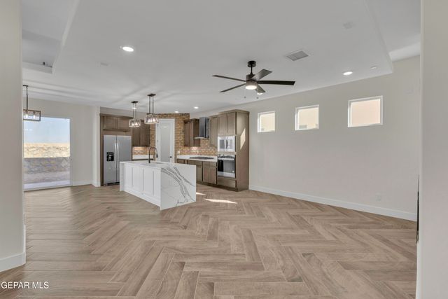 1404 HARLAN POINT Place, El Paso, TX 79928