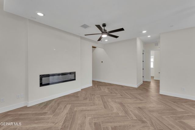 1404 HARLAN POINT Place, El Paso, TX 79928