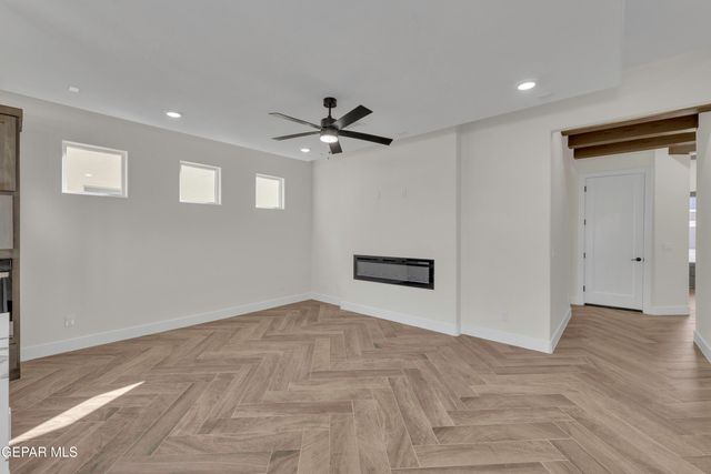 1404 HARLAN POINT Place, El Paso, TX 79928