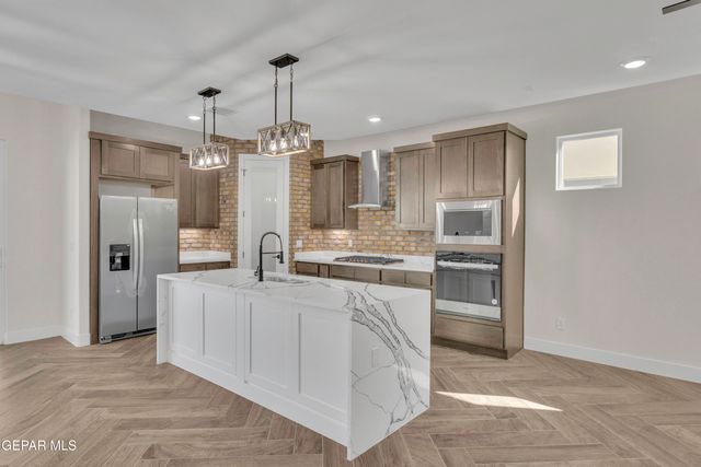 1404 HARLAN POINT Place, El Paso, TX 79928