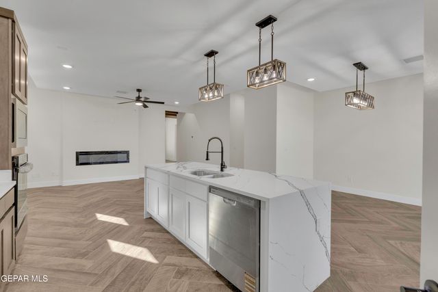 1404 HARLAN POINT Place, El Paso, TX 79928