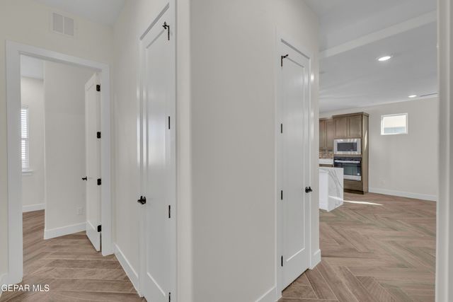 1404 HARLAN POINT Place, El Paso, TX 79928