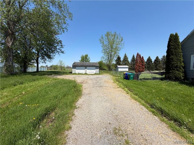 7453 Lincoln Avenue Extension, Lockport Town, NY 14094