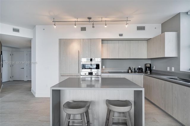 4010 S Ocean Drive R1609, Hollywood, FL 33019