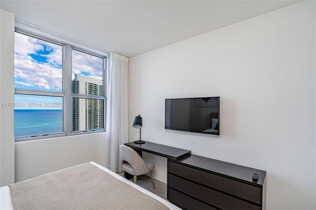 4010 S Ocean Drive R1609, Hollywood, FL 33019