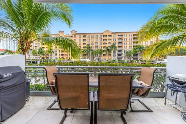 2950 NE 188th Street 122, Aventura, FL 33180
