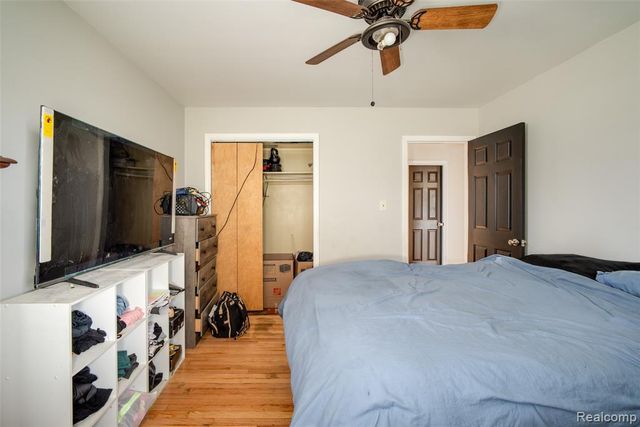 9387 Salem, Redford, MI 48239