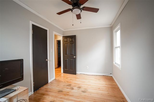 9387 Salem, Redford, MI 48239