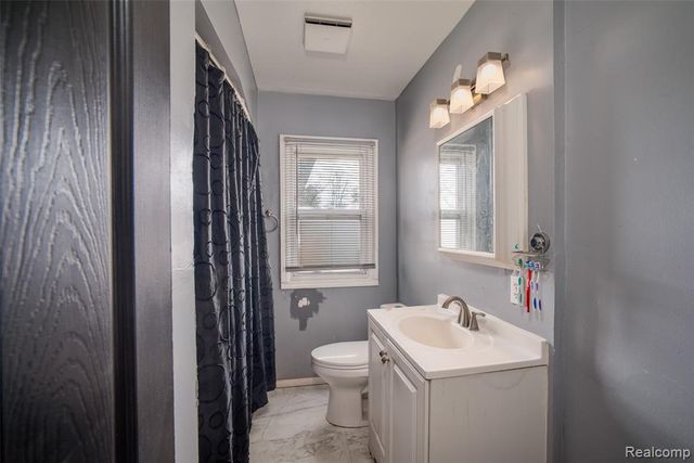 9387 Salem, Redford, MI 48239