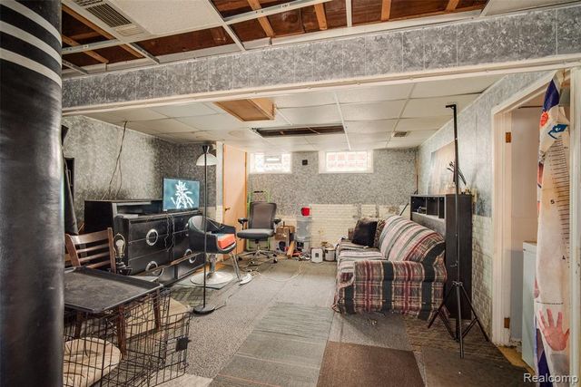 9387 Salem, Redford, MI 48239