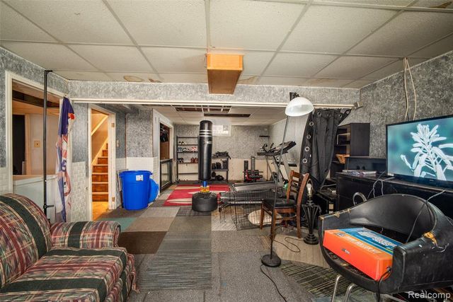 9387 Salem, Redford, MI 48239