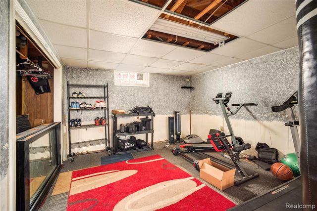 9387 Salem, Redford, MI 48239