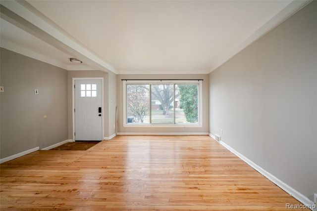 9387 Salem, Redford, MI 48239