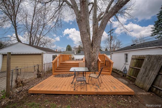 9387 Salem, Redford, MI 48239