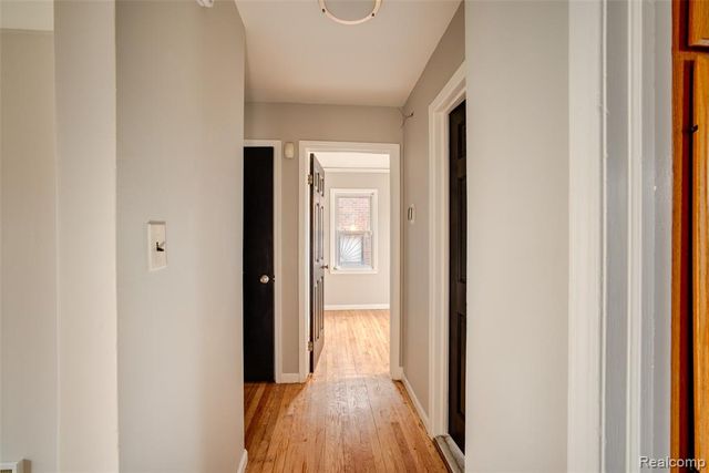 9387 Salem, Redford, MI 48239