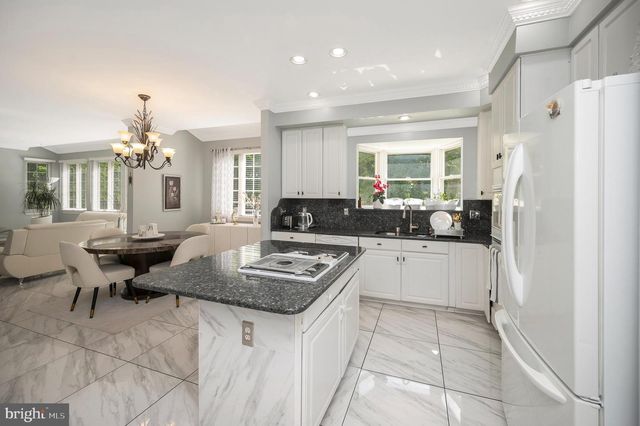 16005 KINGS MOUNTAIN RD, Woodbridge, VA 22191