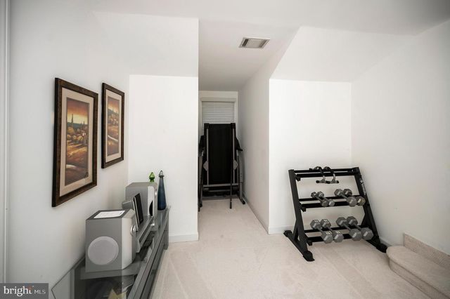 16005 KINGS MOUNTAIN RD, Woodbridge, VA 22191