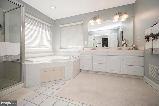 16005 KINGS MOUNTAIN RD, Woodbridge, VA 22191