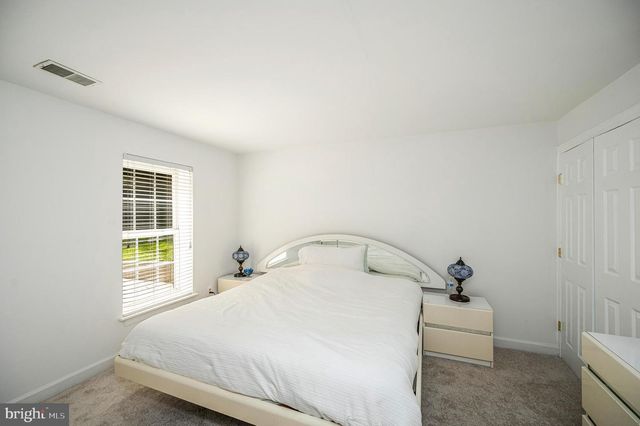 16005 KINGS MOUNTAIN RD, Woodbridge, VA 22191