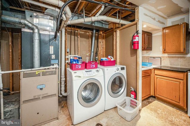 16005 KINGS MOUNTAIN RD, Woodbridge, VA 22191