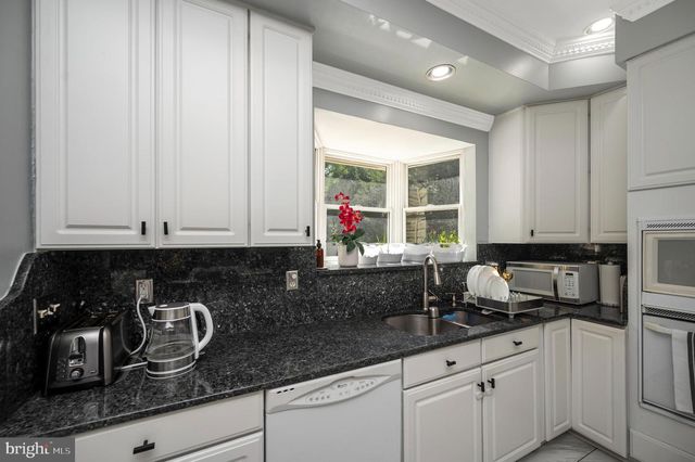16005 KINGS MOUNTAIN RD, Woodbridge, VA 22191