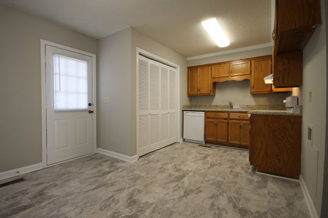 204 Hunter Dr, Columbia, TN 38401