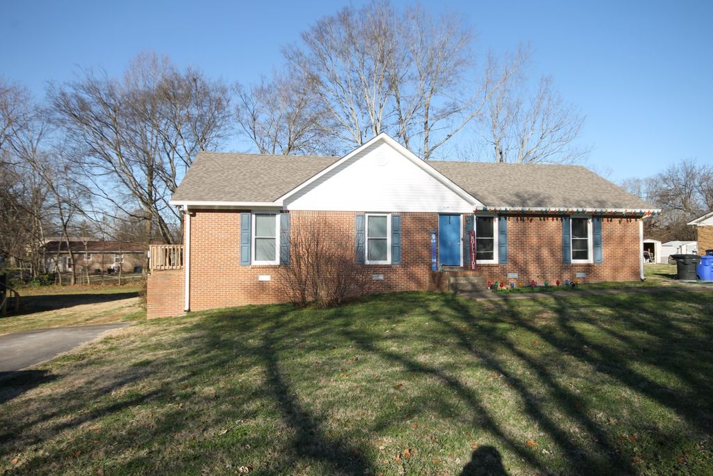 204 Hunter Dr, Columbia, TN 38401