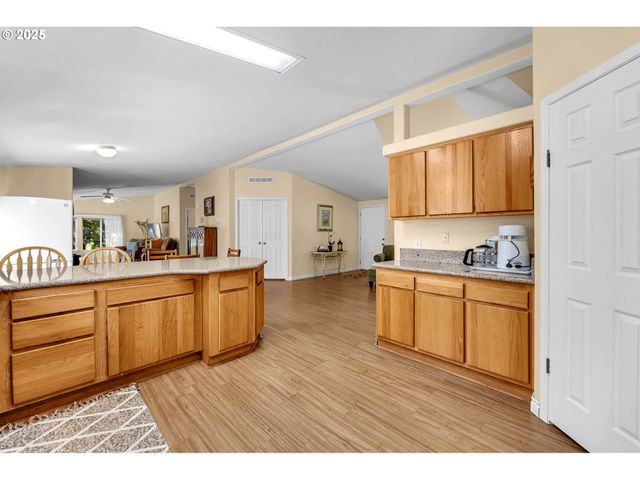 12101 Ne 99TH Ave, Vancouver, WA 98662