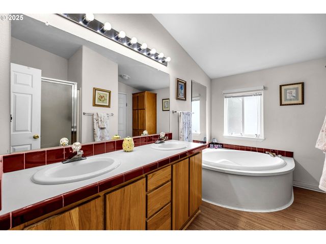 12101 Ne 99TH Ave, Vancouver, WA 98662