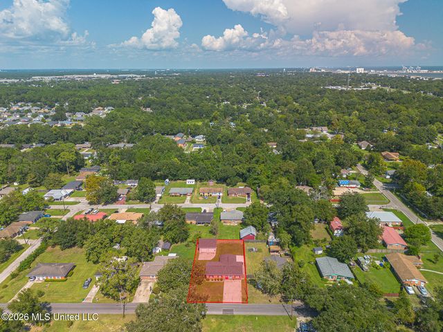 210 Gates Avenue, Long Beach, MS 39560