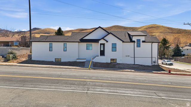 594 E SKYLINE, Tooele, UT 84074