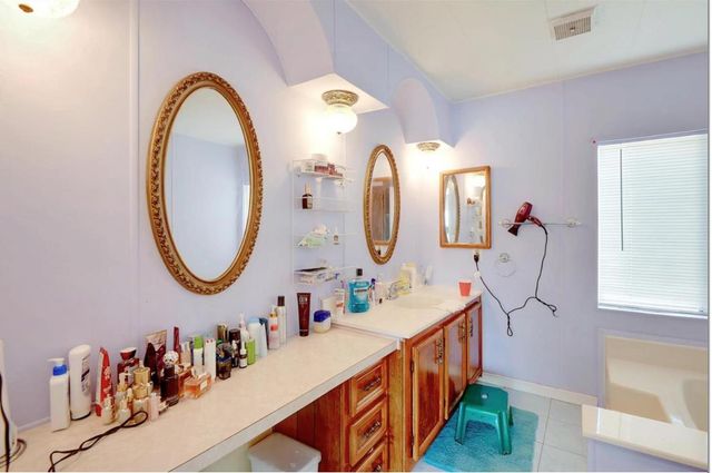 401 Chateau La Salle 401, San Jose, CA 95111