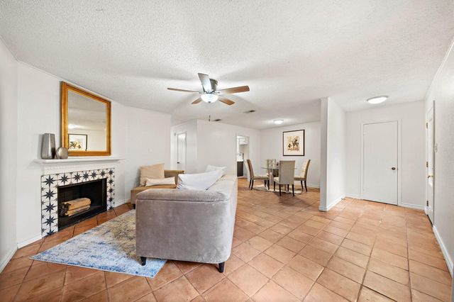 17116 Beaver Springs Drive 7, Houston, TX 77090