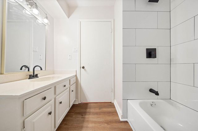 17116 Beaver Springs Drive 7, Houston, TX 77090